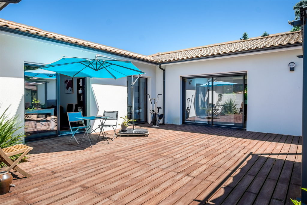 Terrasse et jardin de la Villa Géna